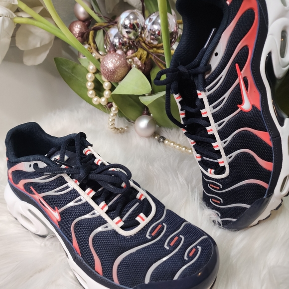 Nike  Black & Red Air Max Plus big Shoes size:kid6.5/Women8.5 new - Picture 8 of 10